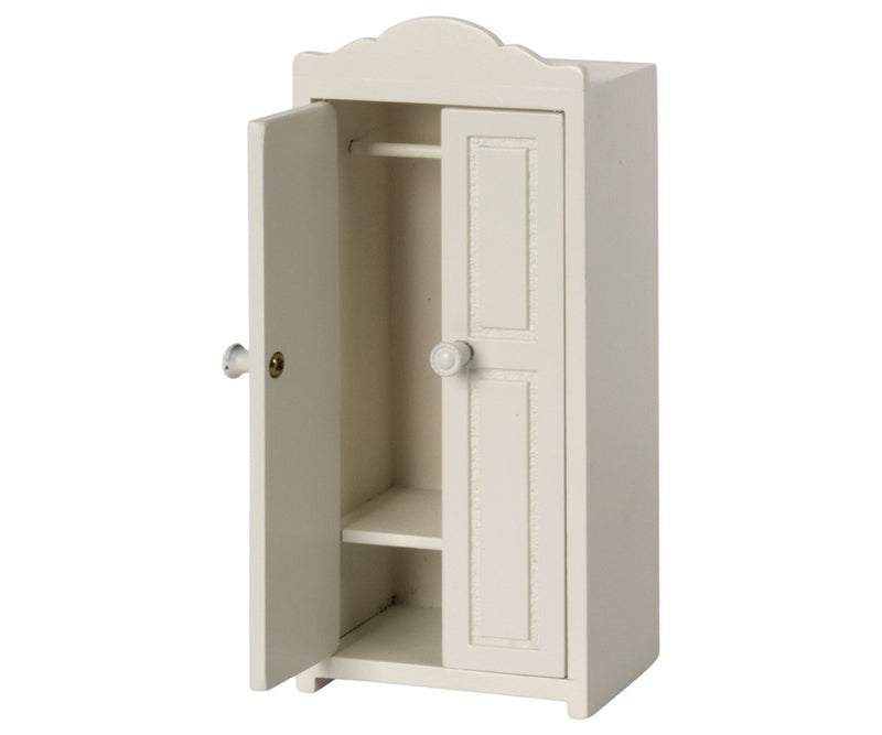 Weisser Holz-Schrank mit Tablar und Bügeln von Maileg