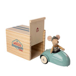 Auto mit Maus und Garage von Maileg