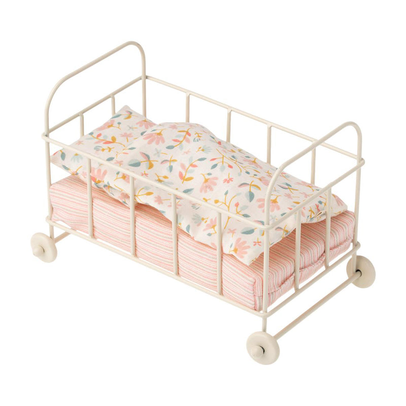 Baby Bett und Stubenwagen aus Metall von Maileg
