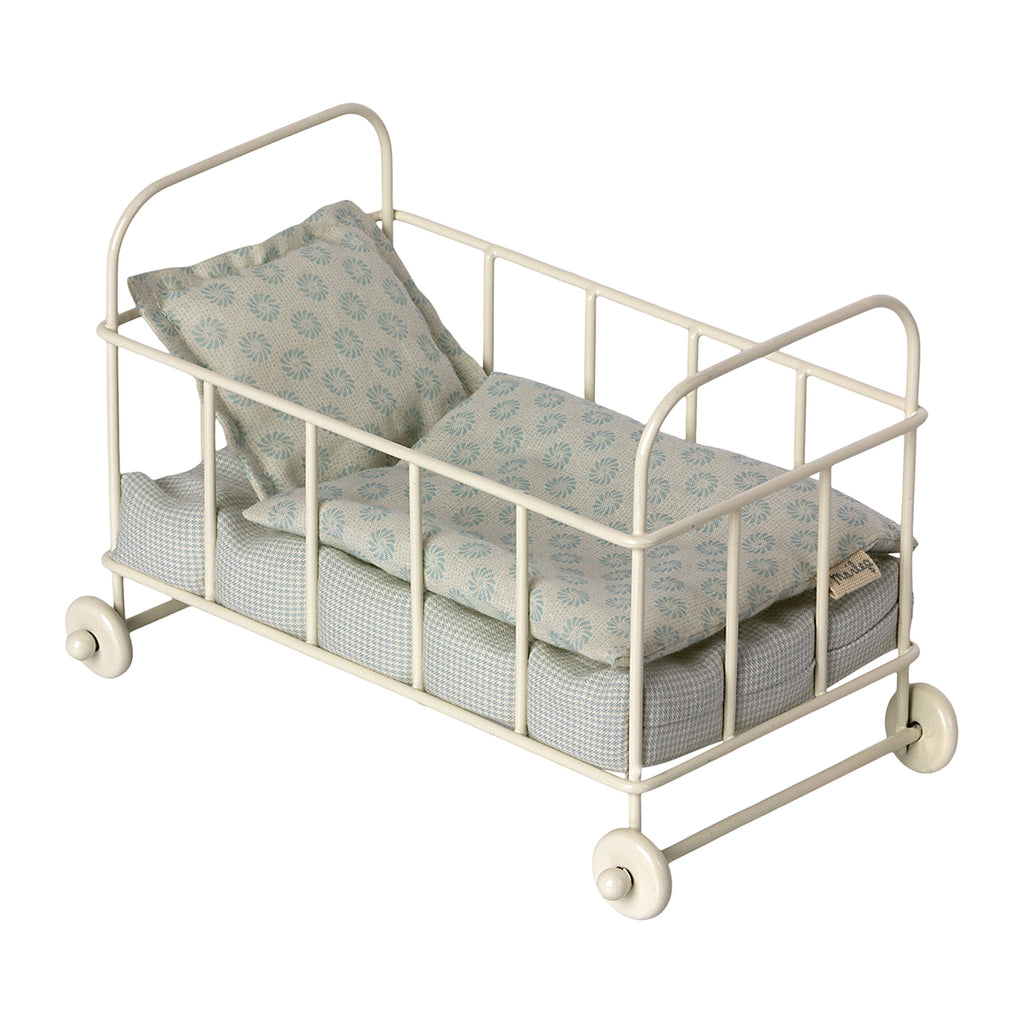 Baby Bett und Stubenwagen aus Metall von Maileg
